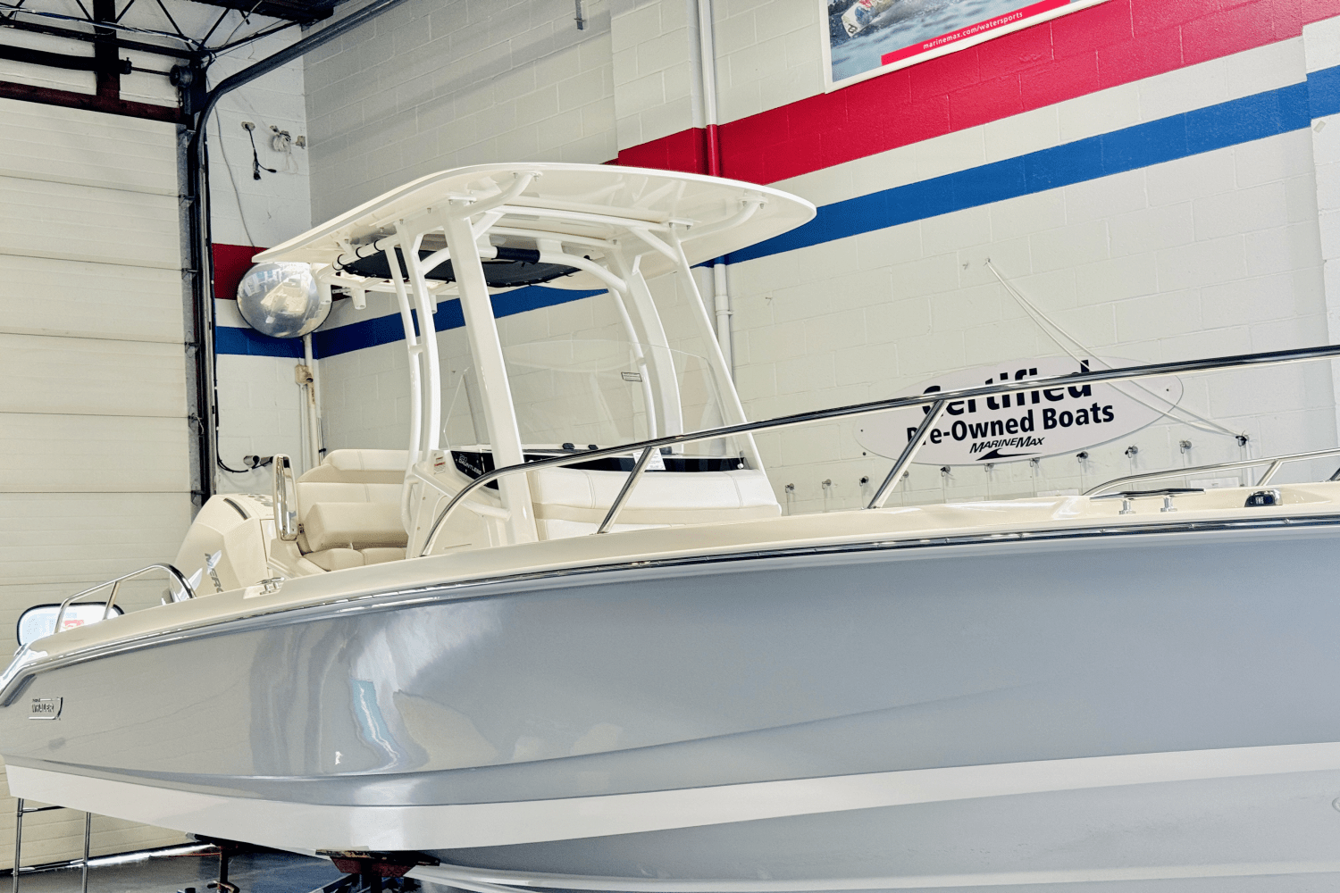 2025 Boston Whaler 250 Dauntless Image Thumbnail #6