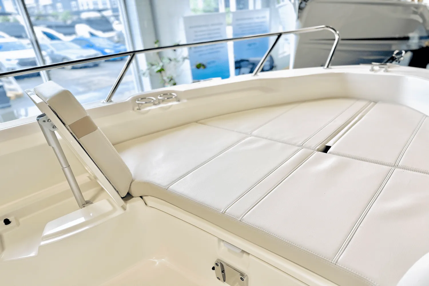 2025 Boston Whaler 250 Dauntless Image Thumbnail #47