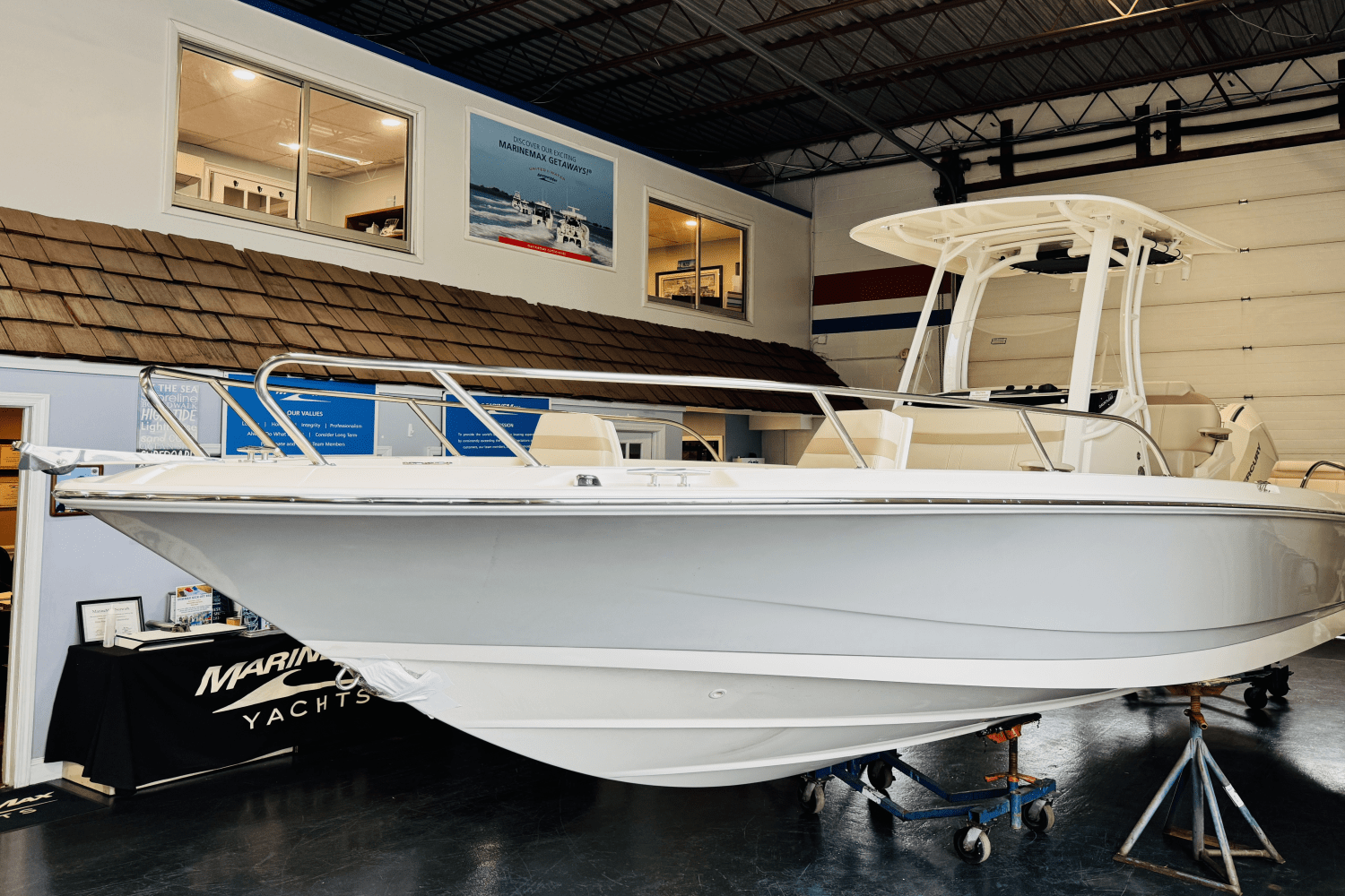 2025 Boston Whaler 250 Dauntless Image Thumbnail #2