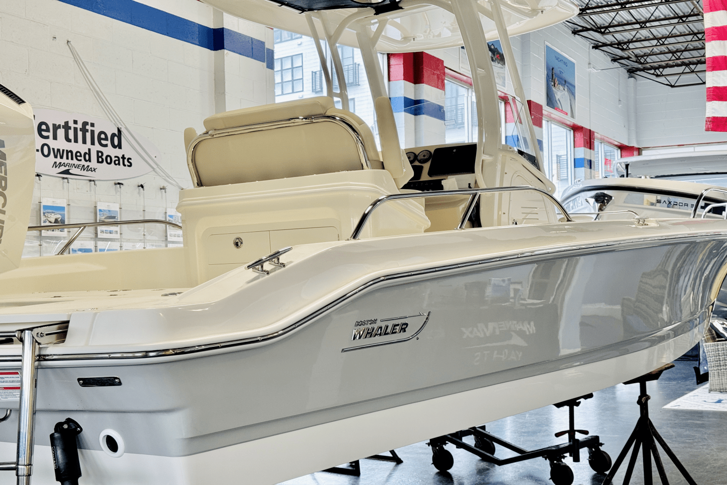 2025 Boston Whaler 250 Dauntless Image Thumbnail #7