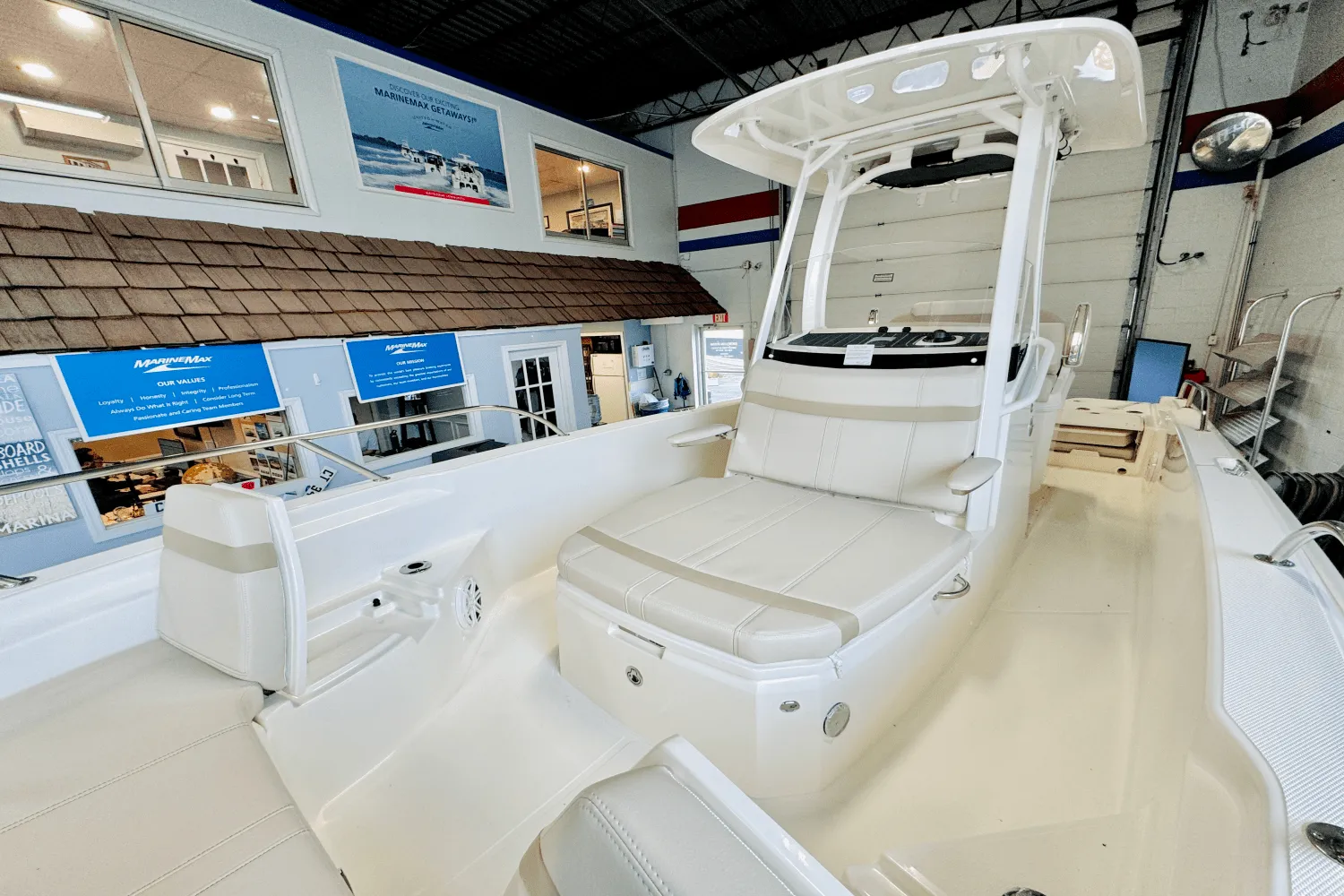 2025 Boston Whaler 250 Dauntless Image Thumbnail #39