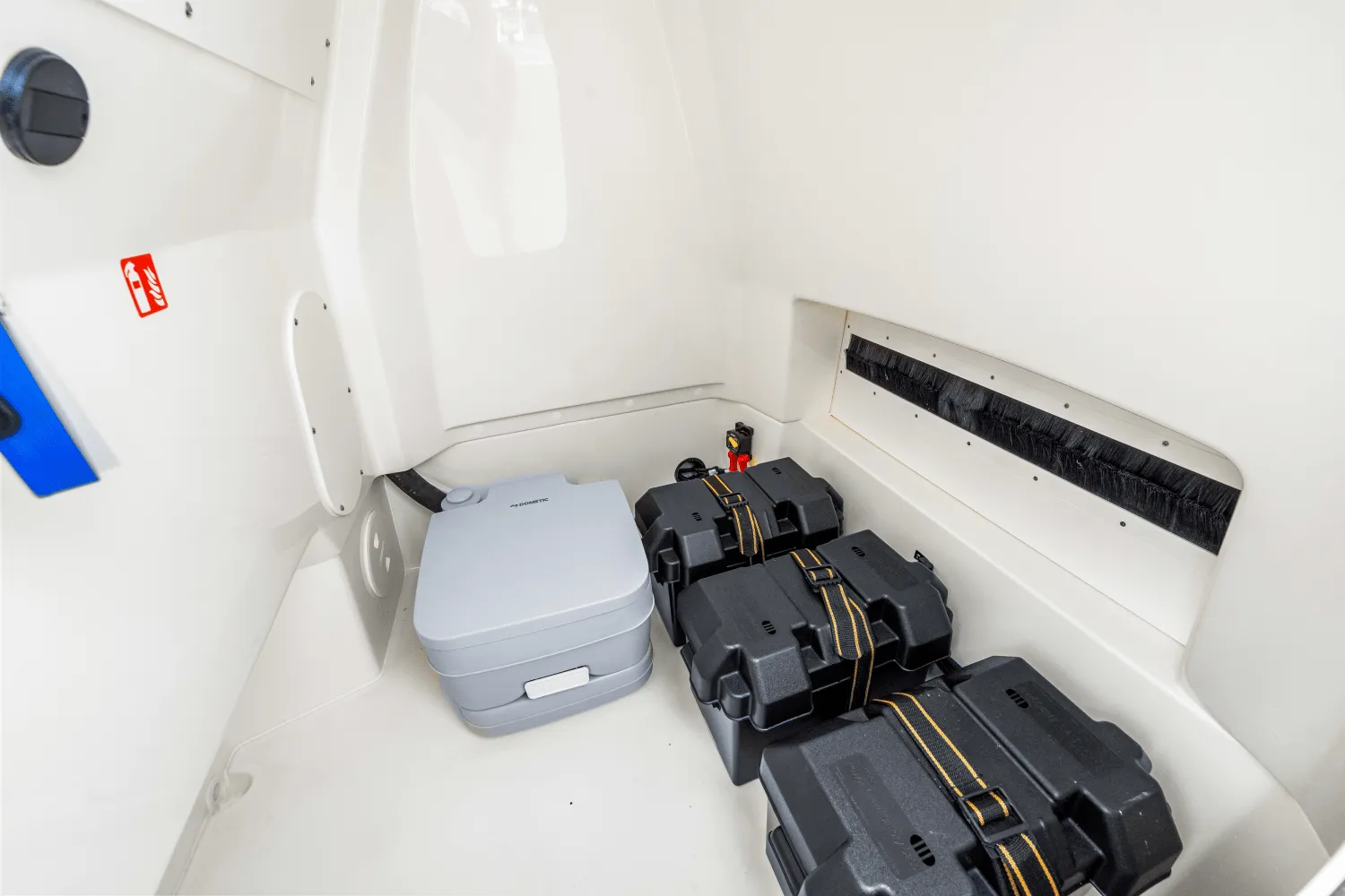 2026 Boston Whaler 250 Dauntless Image Thumbnail #33