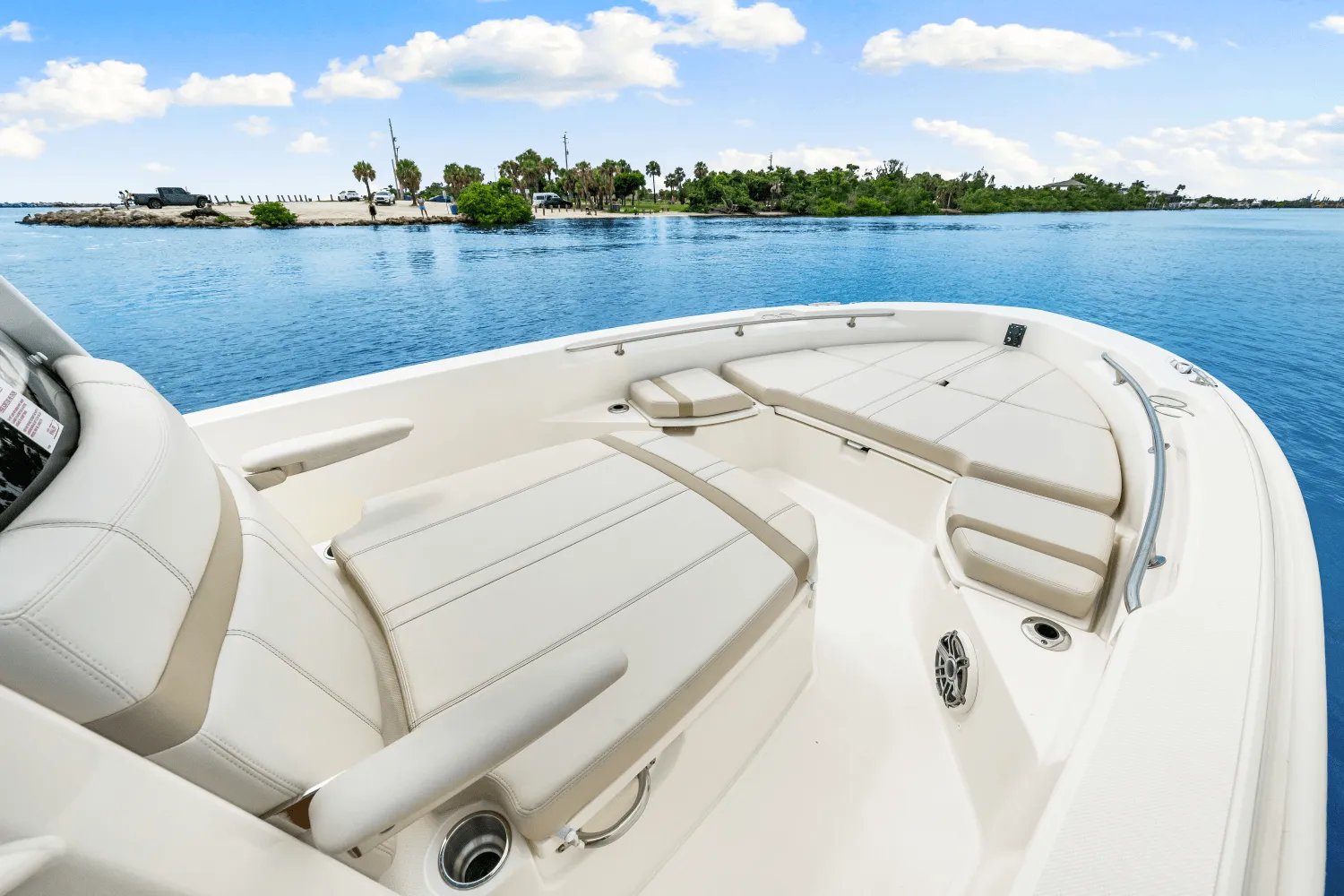 2026 Boston Whaler 250 Dauntless Image Thumbnail #26