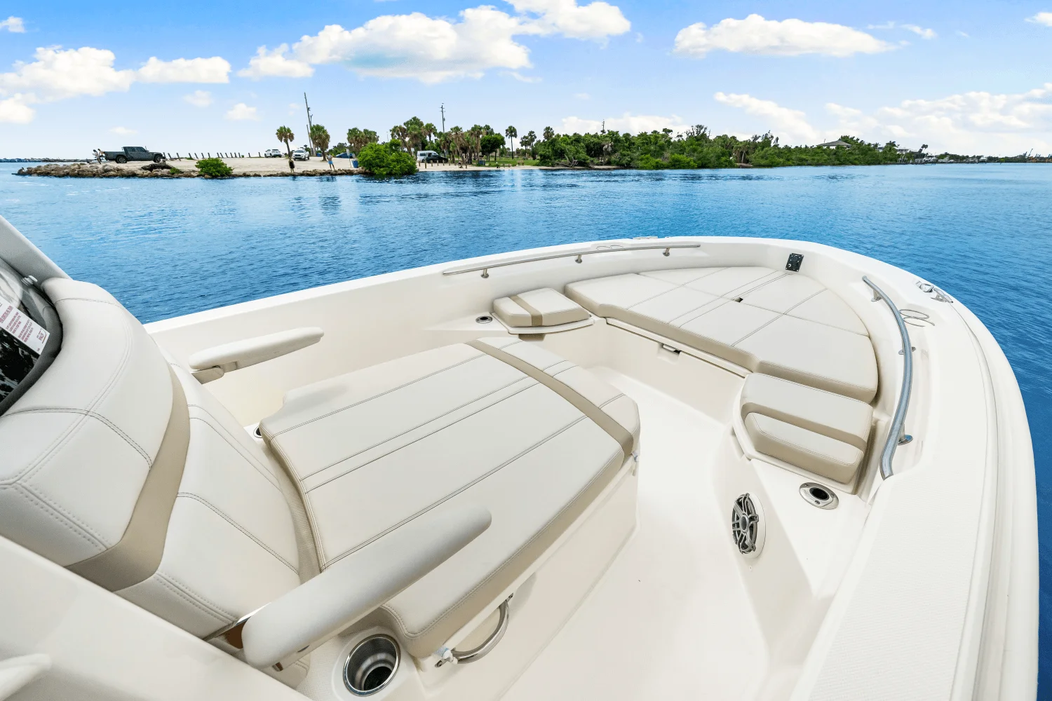 2026 Boston Whaler 250 Dauntless Image Thumbnail #26