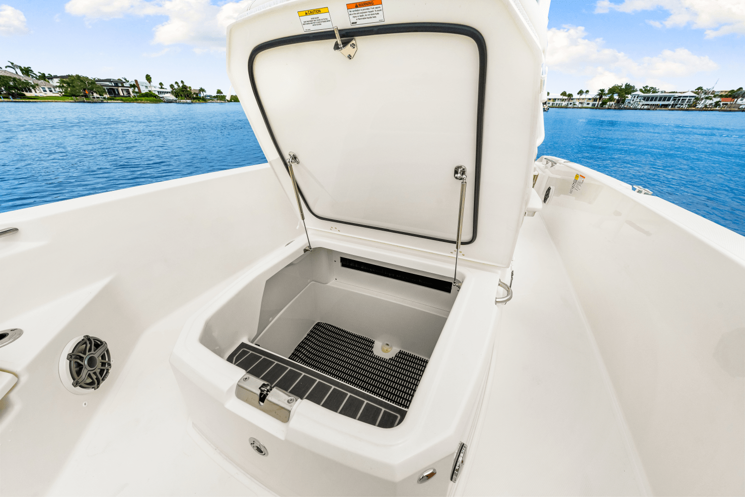 2026 Boston Whaler 250 Dauntless Image Thumbnail #28