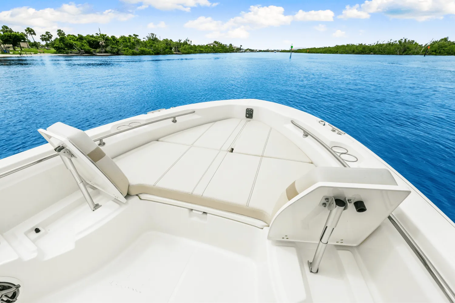 2026 Boston Whaler 250 Dauntless Image Thumbnail #29