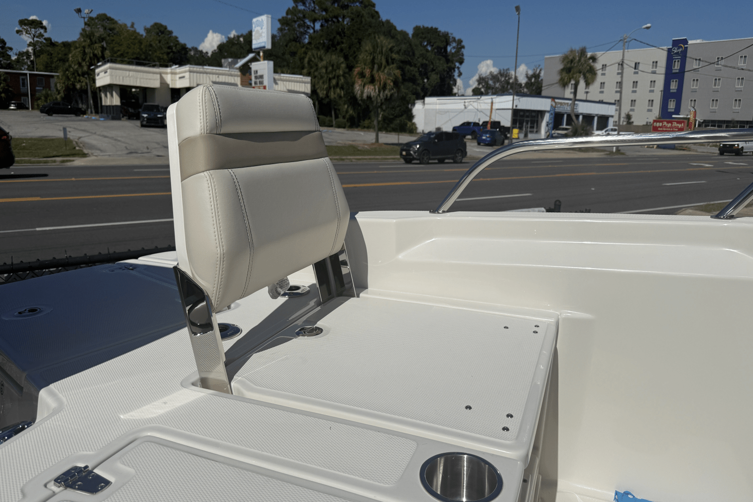 2026 Boston Whaler 250 Dauntless Image Thumbnail #24