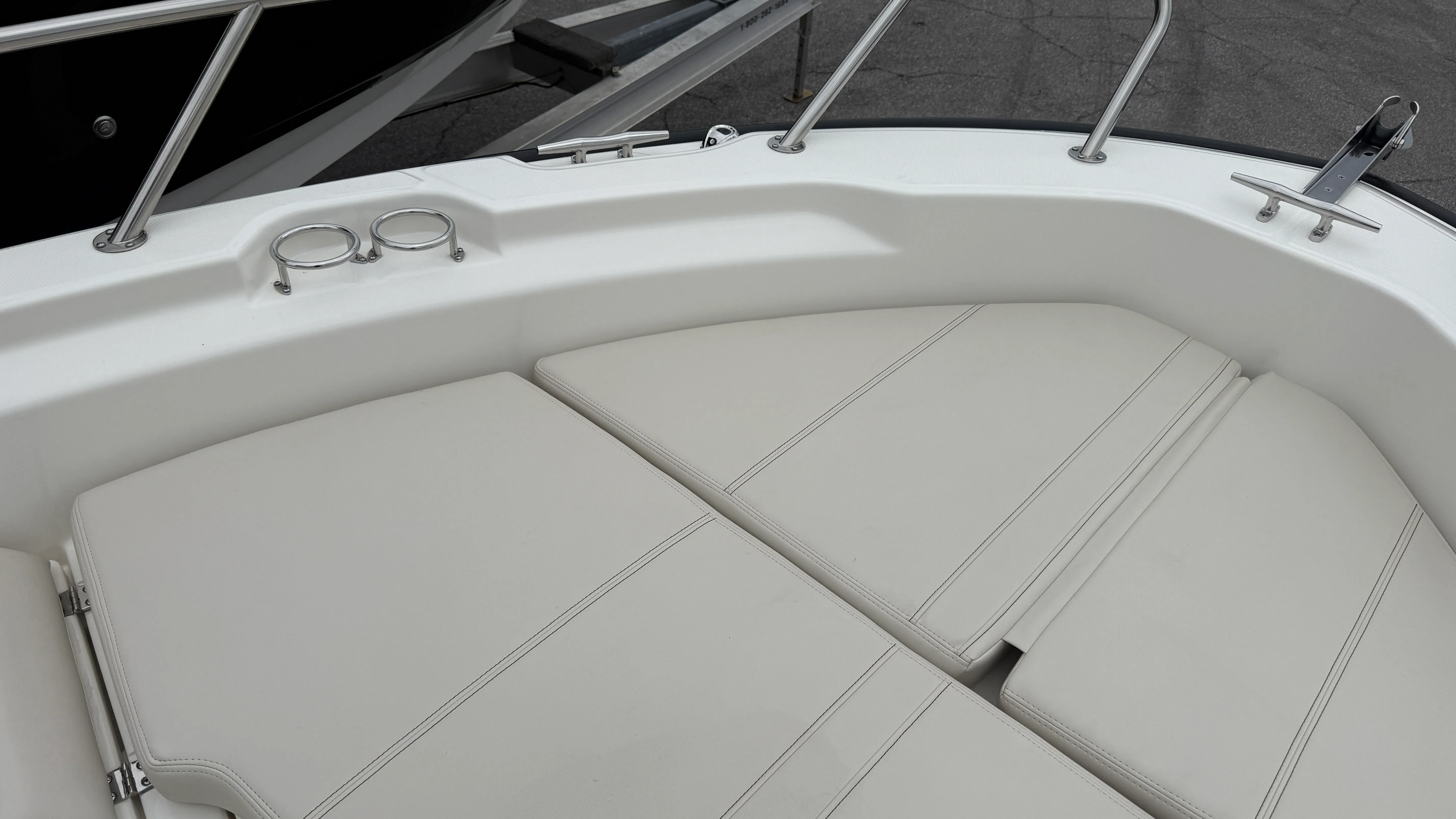 2026 Boston Whaler 250 Dauntless Image Thumbnail #37