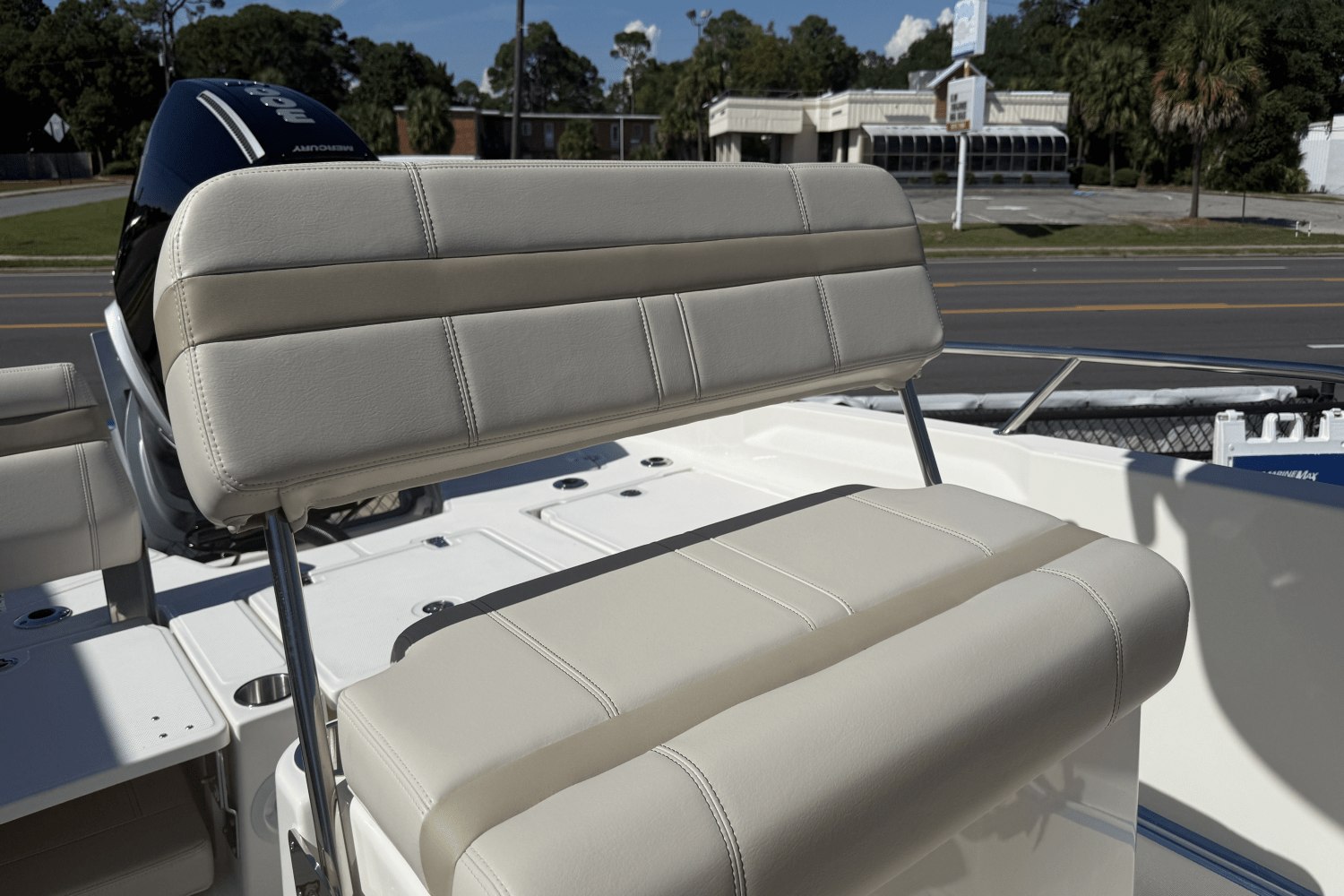 2026 Boston Whaler 250 Dauntless Image Thumbnail #22