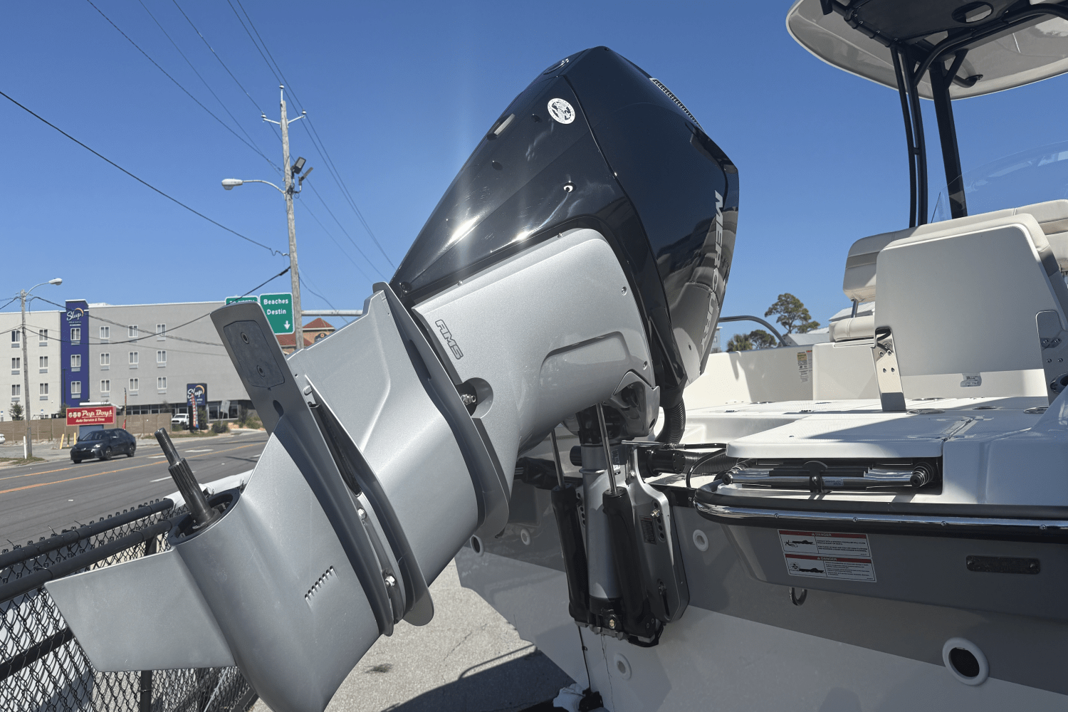 2026 Boston Whaler 250 Dauntless Image Thumbnail #13