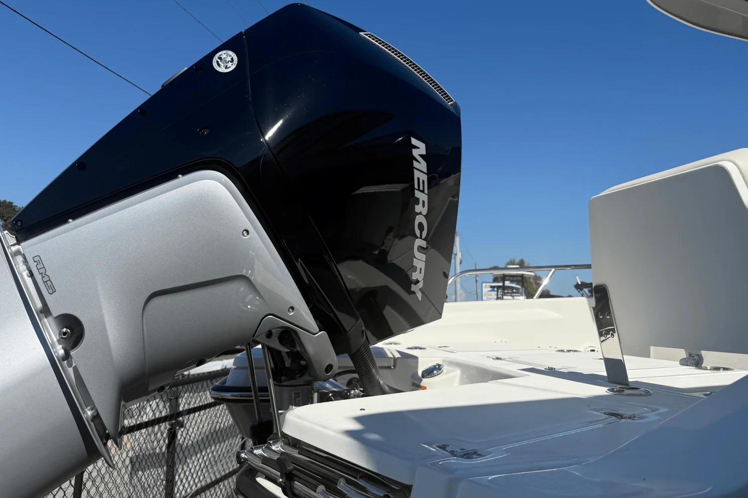 2026 Boston Whaler 250 Dauntless Image Thumbnail #14