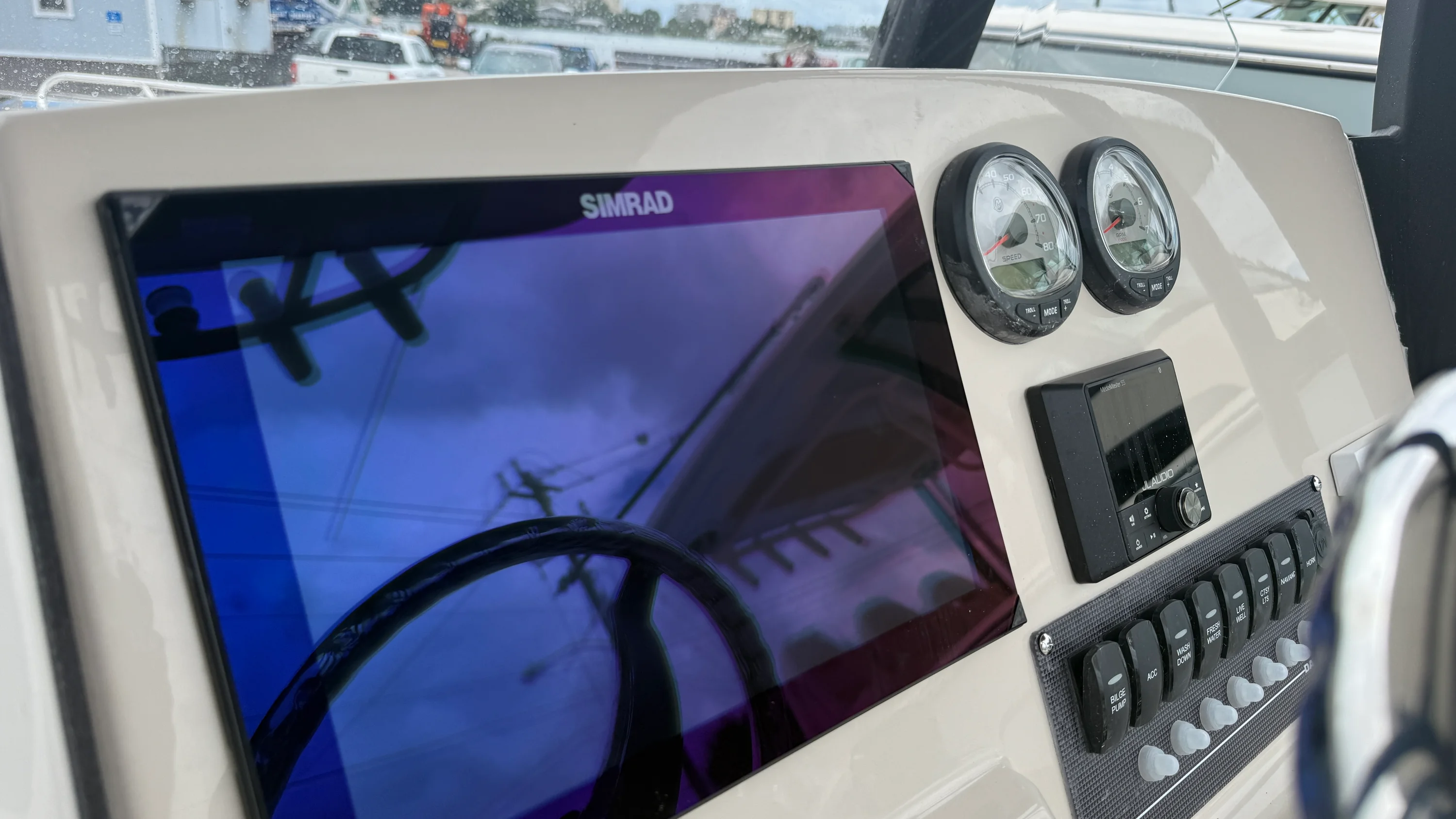 2026 Boston Whaler 250 Dauntless Image Thumbnail #32