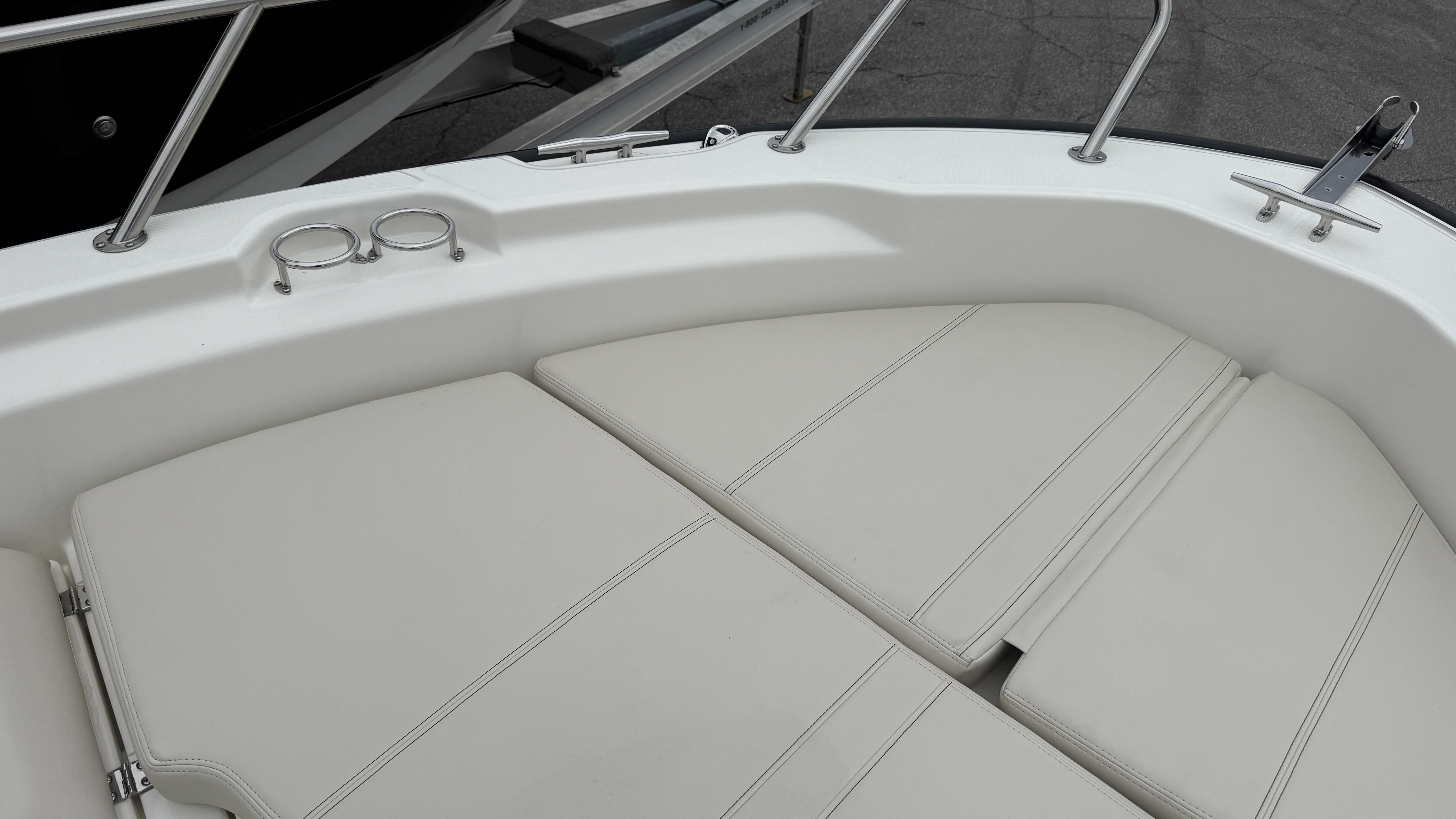 2026 Boston Whaler 250 Dauntless Image Thumbnail #37