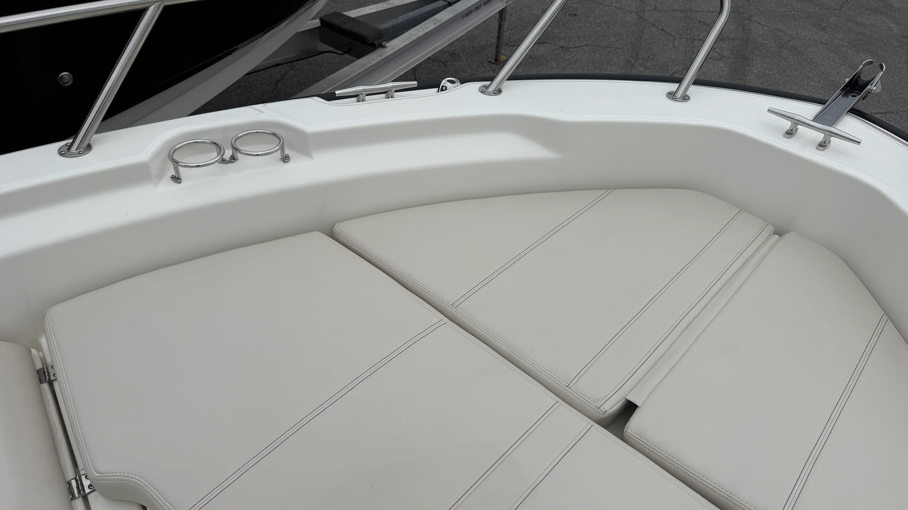 2026 Boston Whaler 250 Dauntless Image Thumbnail #37