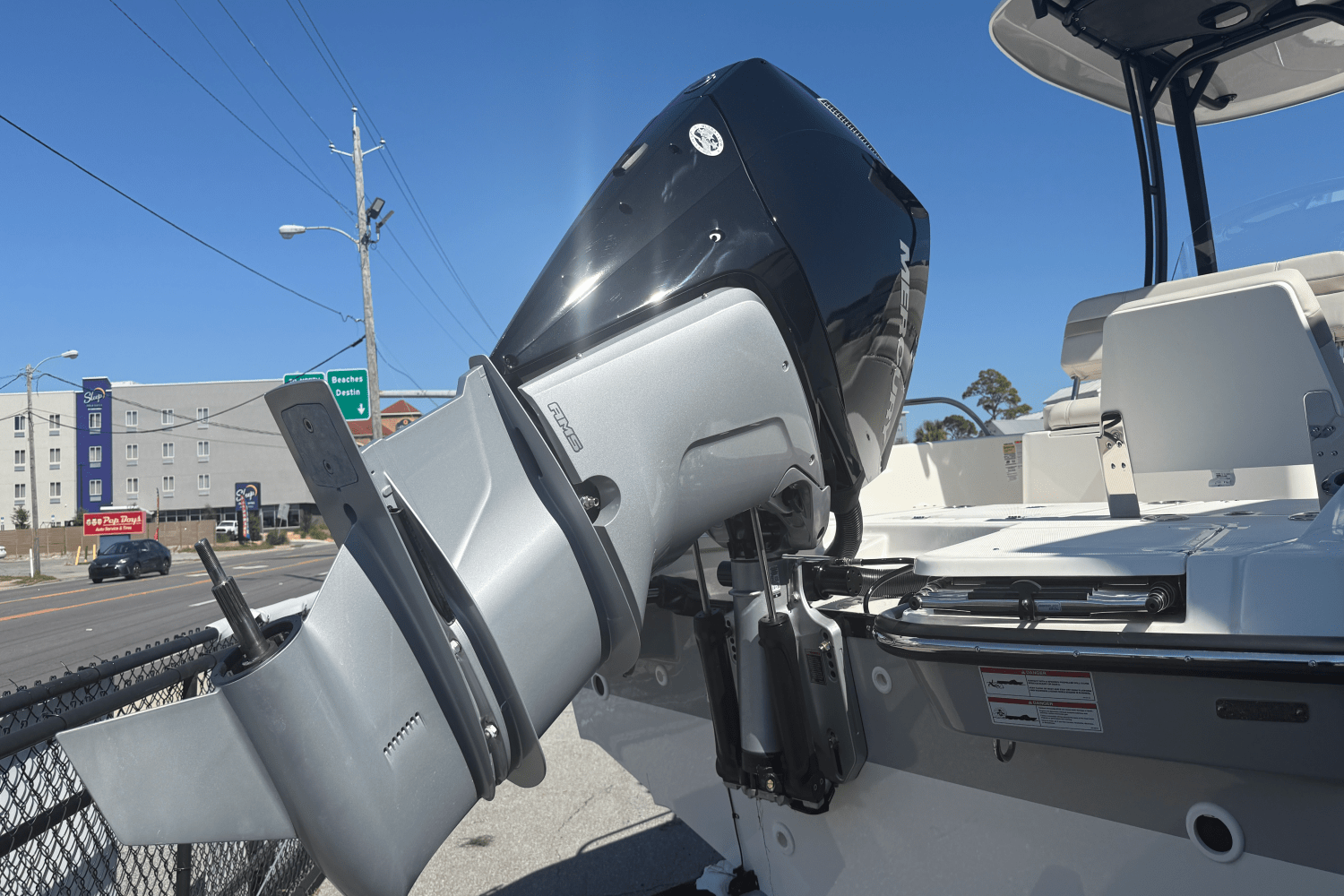 2026 Boston Whaler 250 Dauntless Image Thumbnail #13