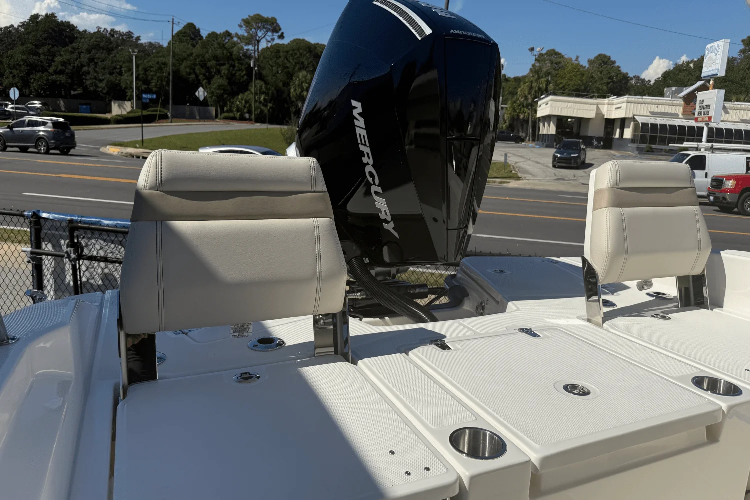 2026 Boston Whaler 250 Dauntless Image Thumbnail #25