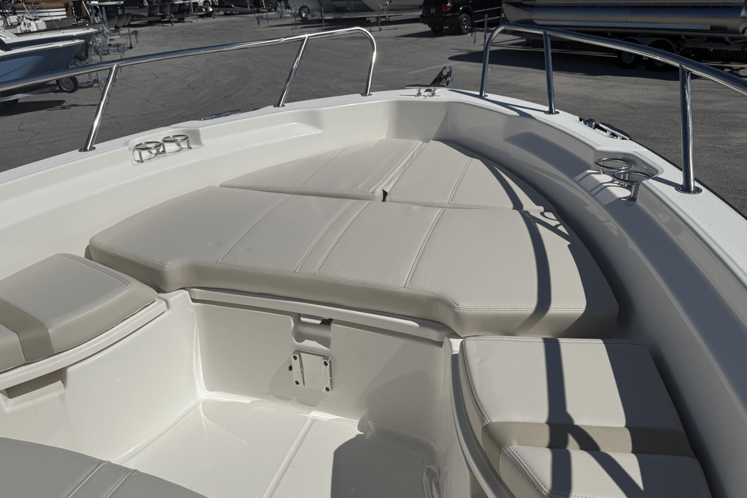 2026 Boston Whaler 250 Dauntless Image Thumbnail #26