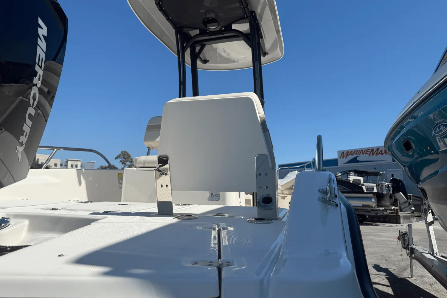 2026 Boston Whaler 250 Dauntless Image Thumbnail #11