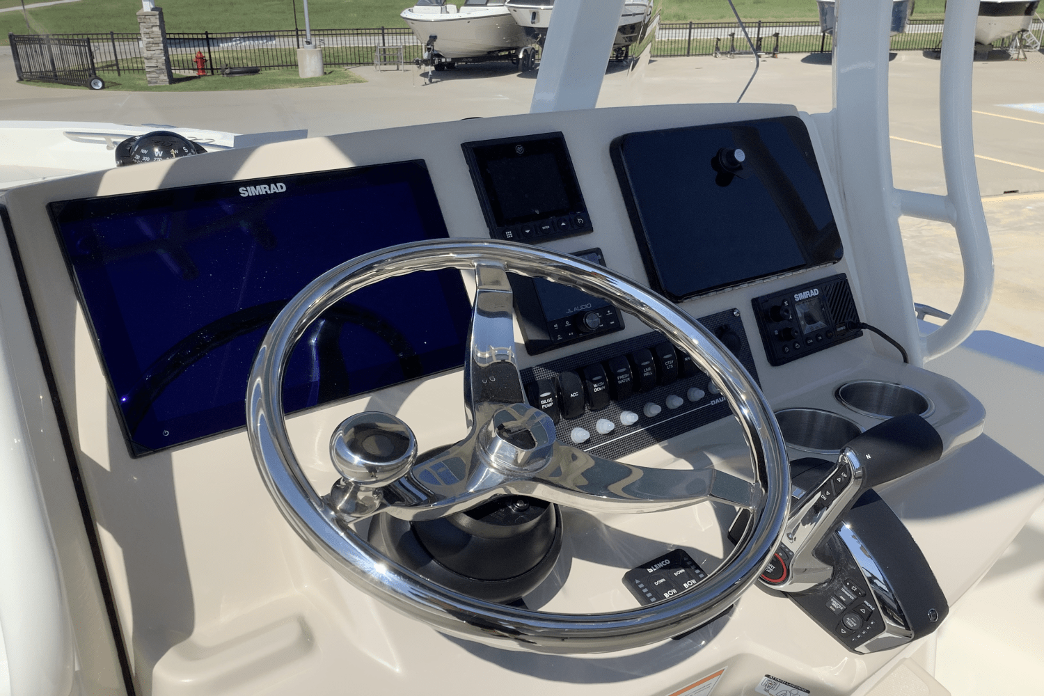 2026 Boston Whaler 250 Dauntless Image Thumbnail #18