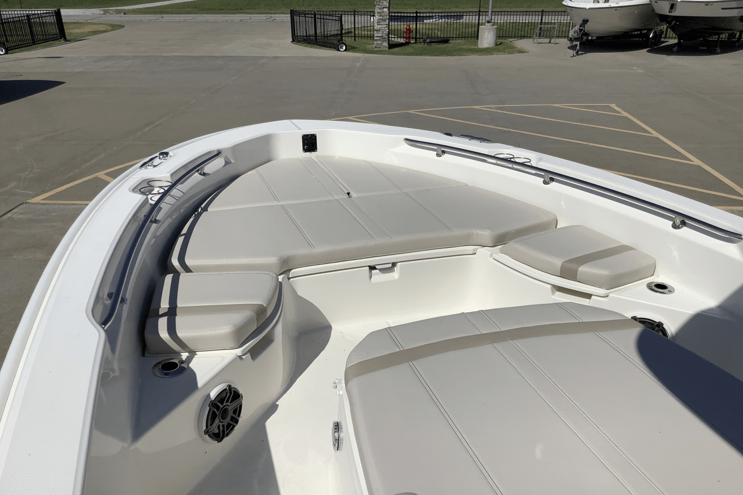 2026 Boston Whaler 250 Dauntless Image Thumbnail #28