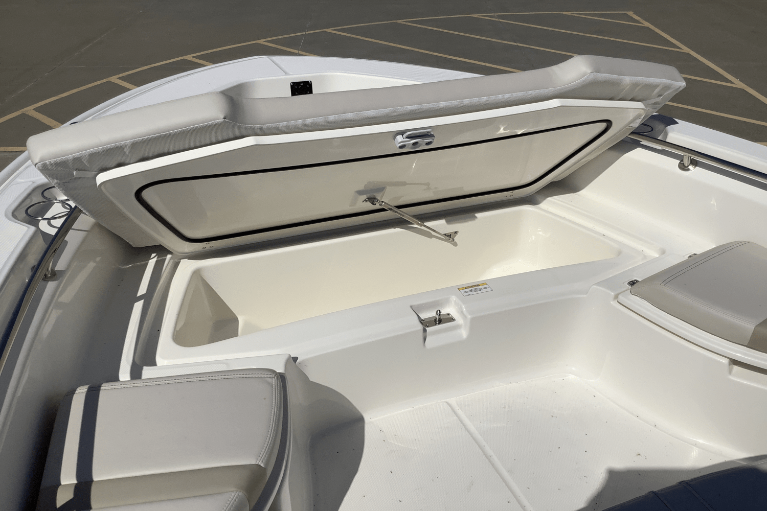 2026 Boston Whaler 250 Dauntless Image Thumbnail #29