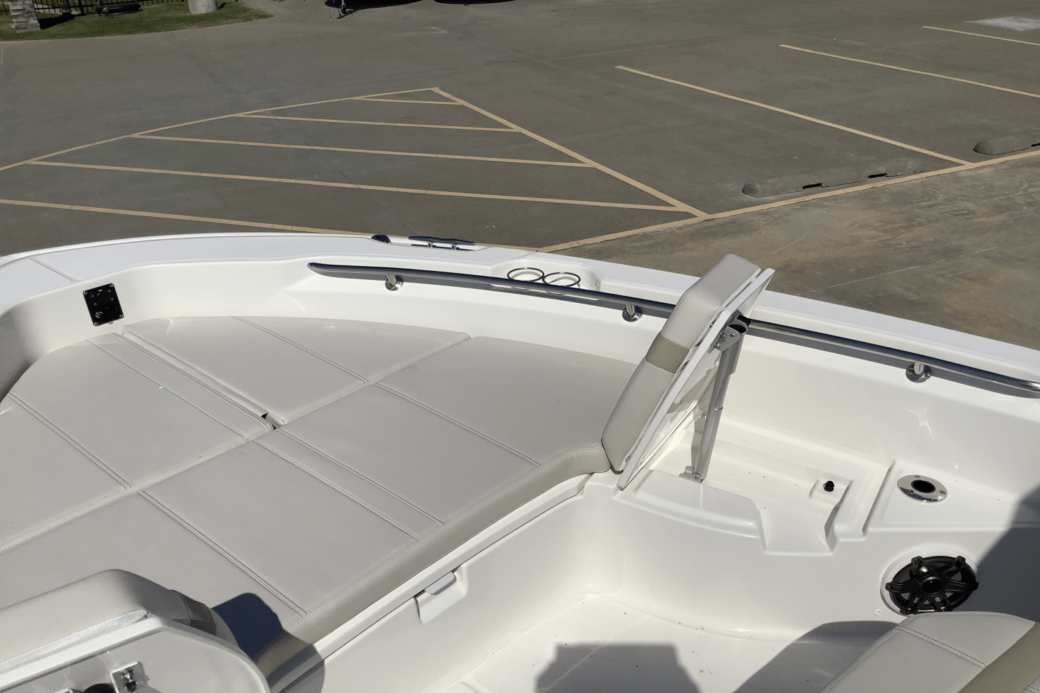 2026 Boston Whaler 250 Dauntless Image Thumbnail #26