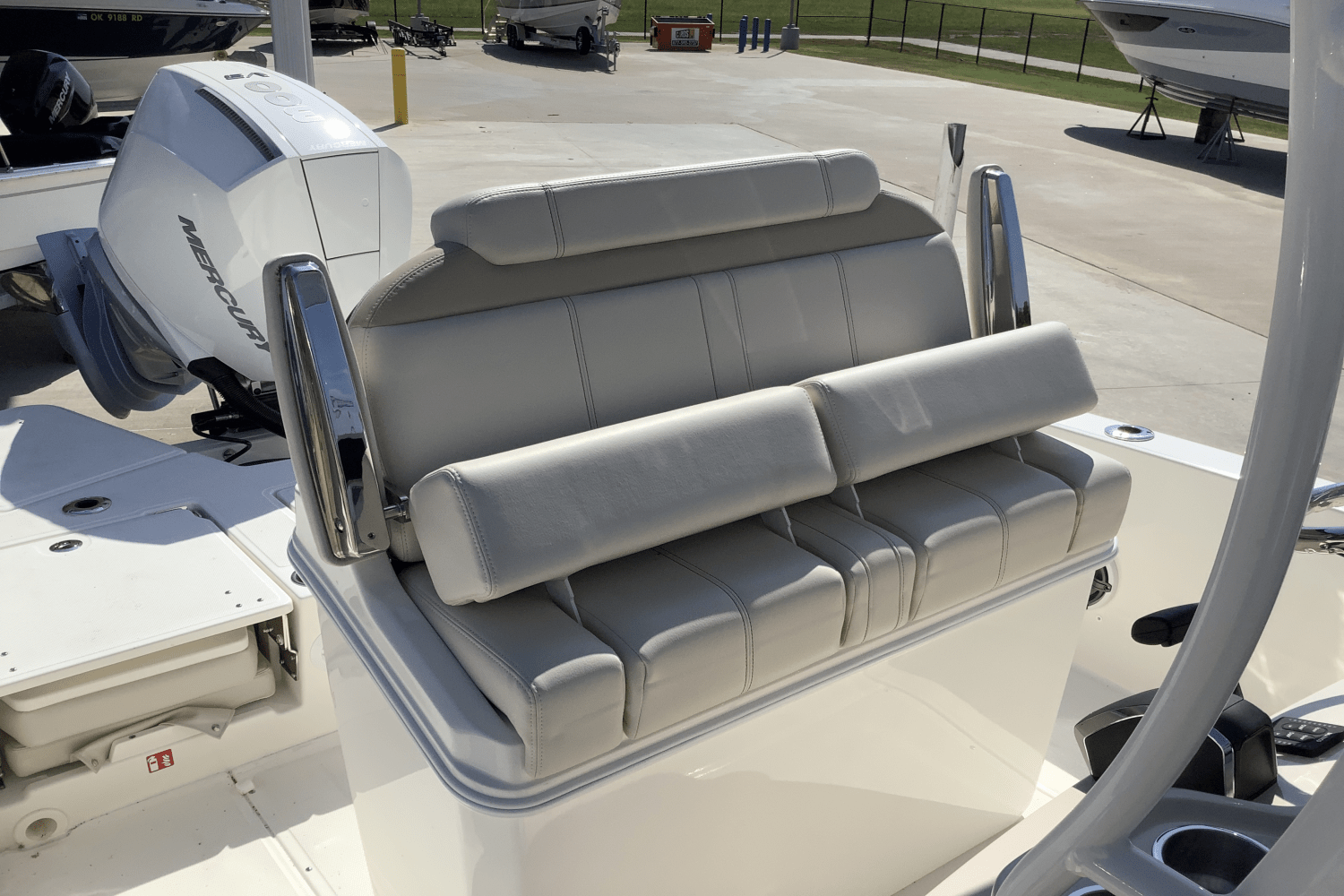2026 Boston Whaler 250 Dauntless Image Thumbnail #16