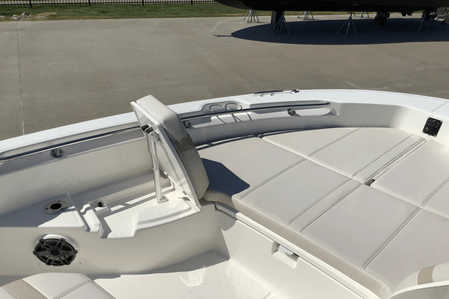 2026 Boston Whaler 250 Dauntless Image Thumbnail #25