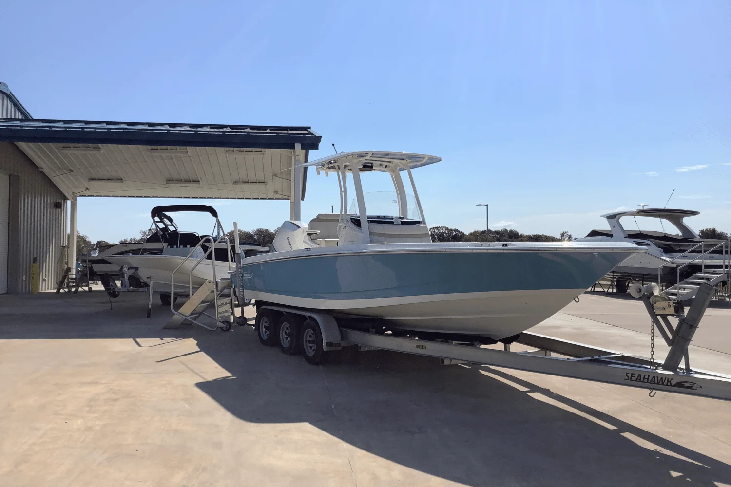 2026 Boston Whaler 250 Dauntless Image Thumbnail #1