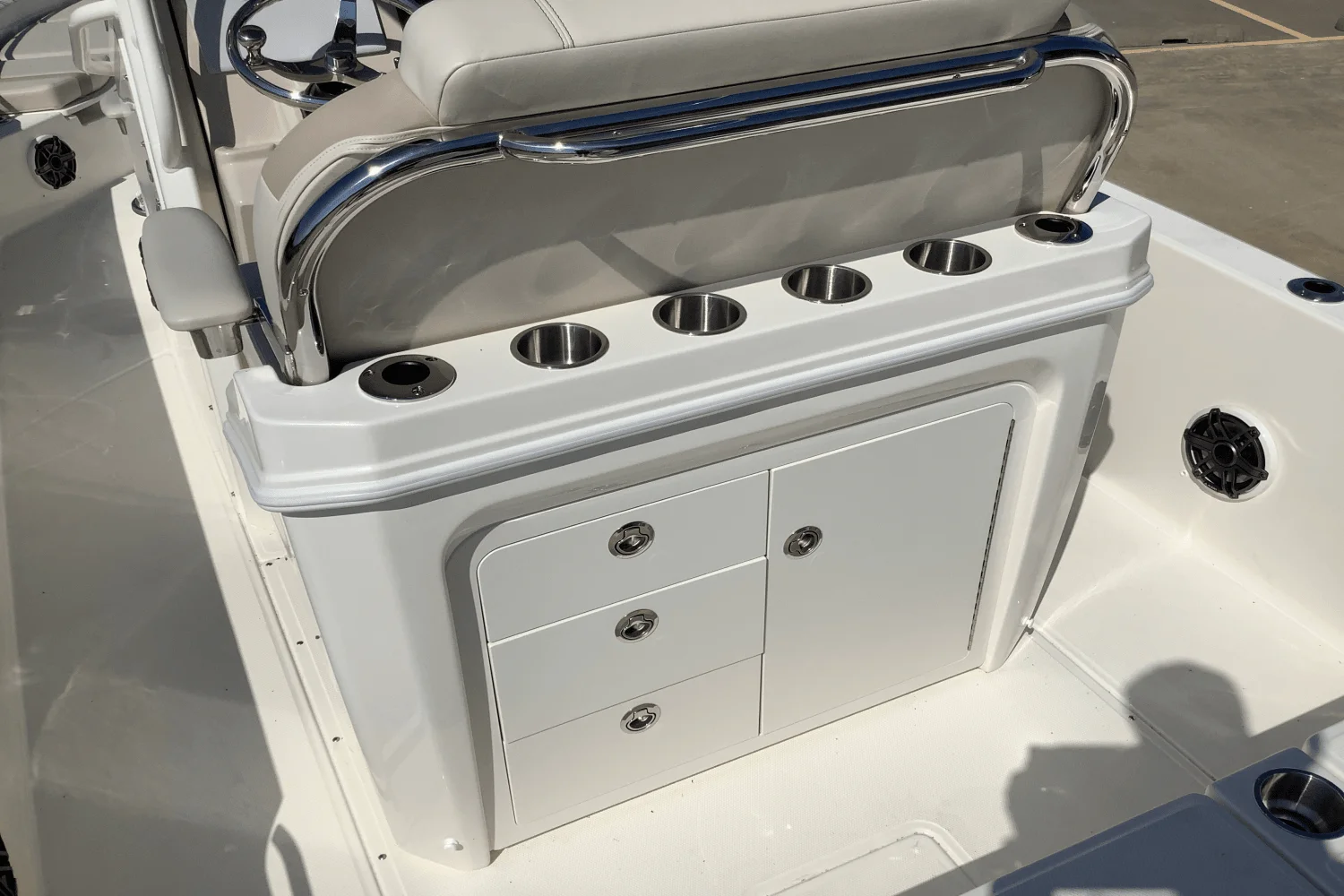 2026 Boston Whaler 250 Dauntless Image Thumbnail #13