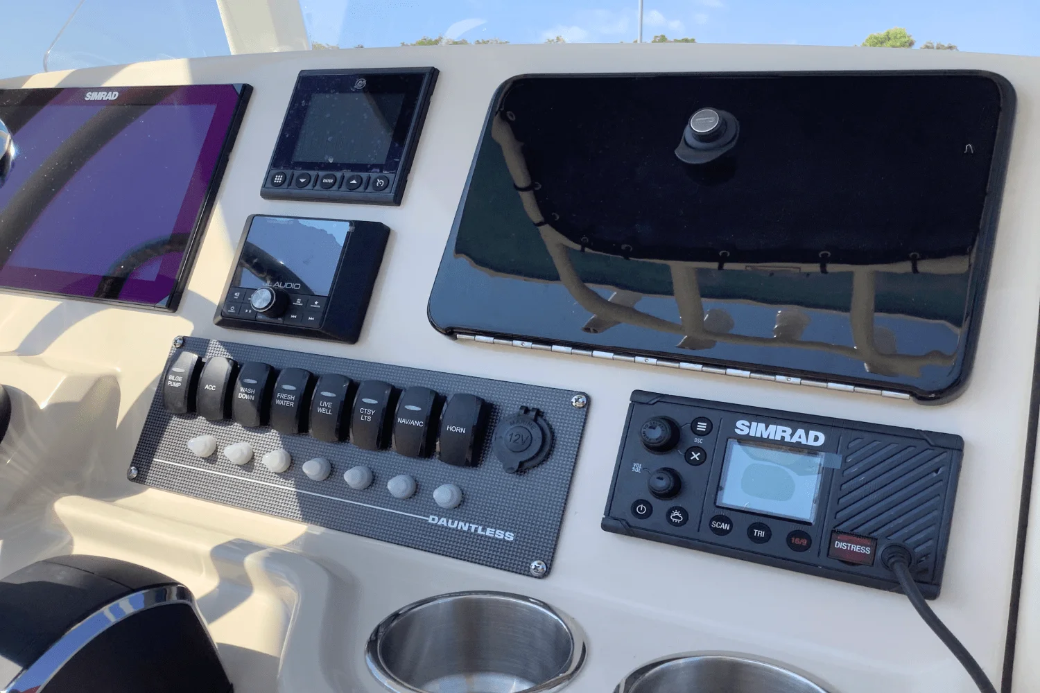 2026 Boston Whaler 250 Dauntless Image Thumbnail #19