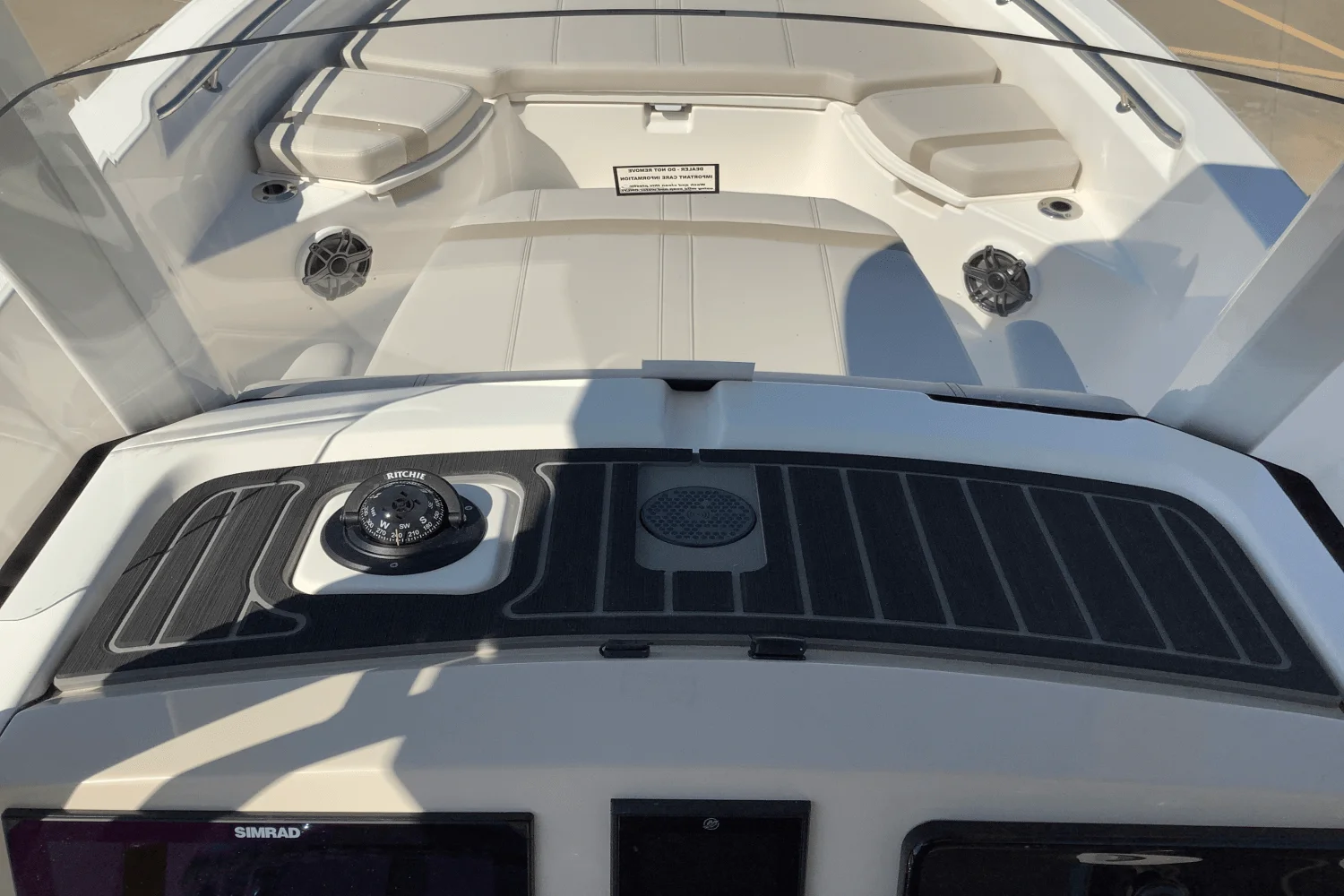 2026 Boston Whaler 250 Dauntless Image Thumbnail #20