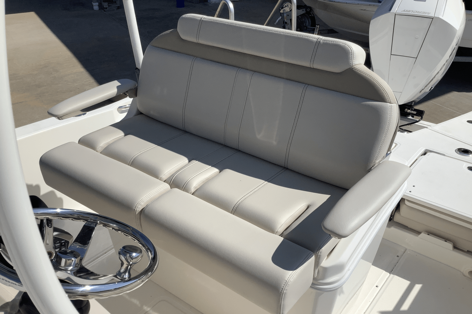 2026 Boston Whaler 250 Dauntless Image Thumbnail #15