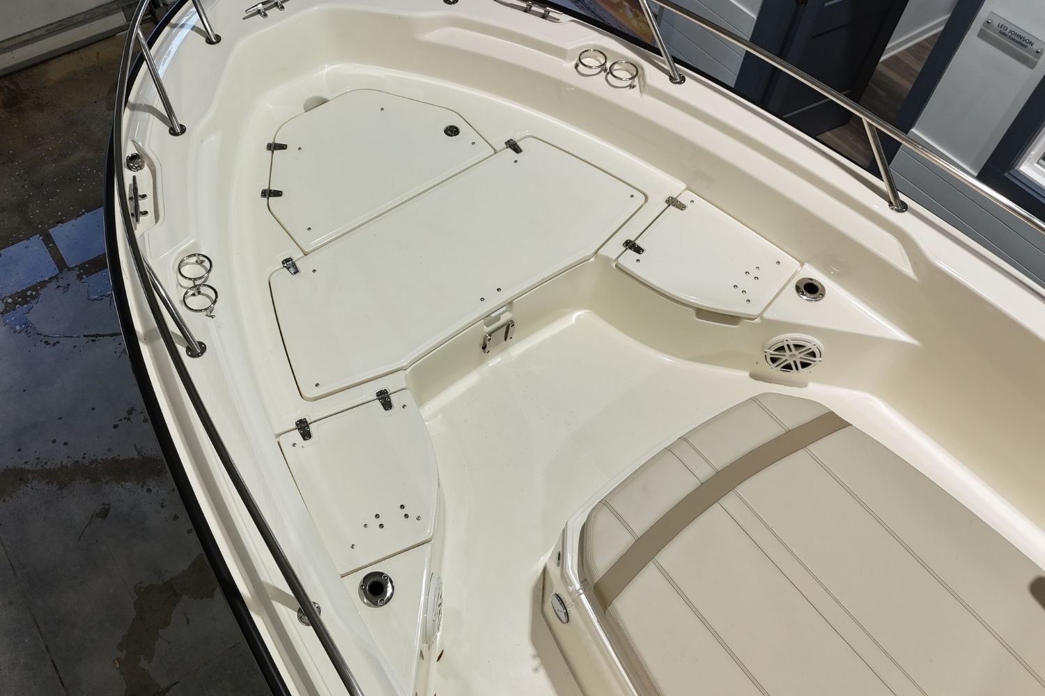 2026 Boston Whaler 250 Dauntless Image Thumbnail #21