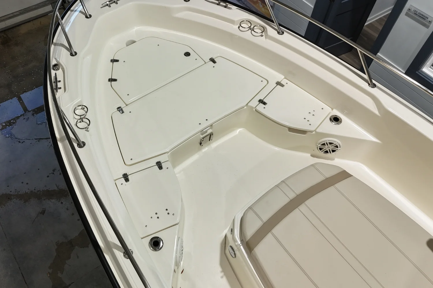 2026 Boston Whaler 250 Dauntless Image Thumbnail #21