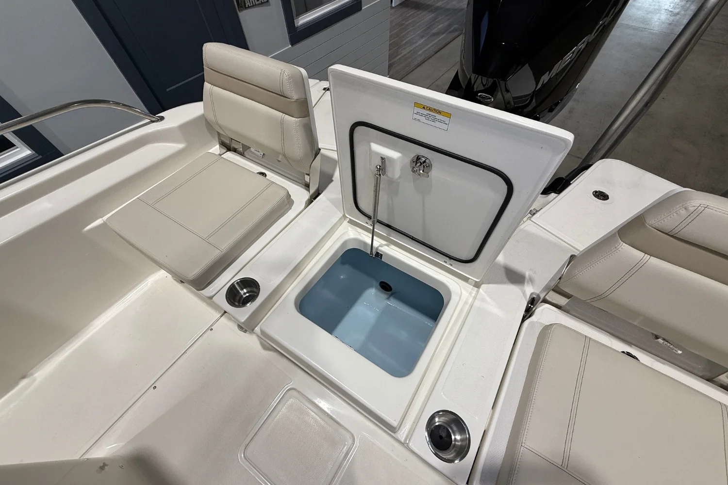 2026 Boston Whaler 250 Dauntless Image Thumbnail #11