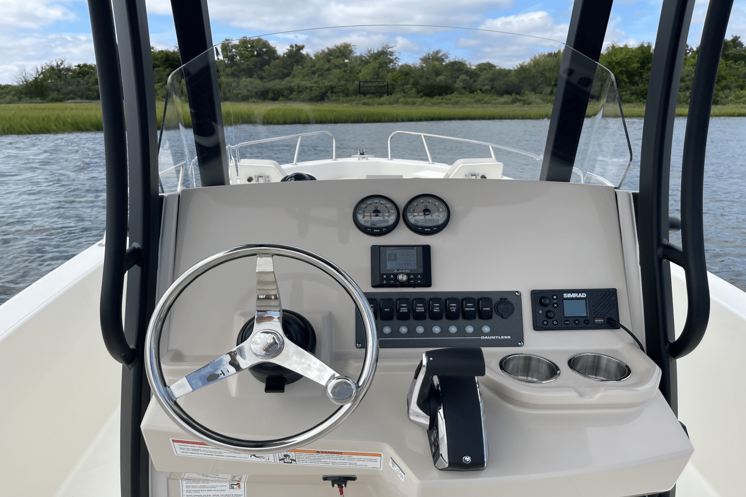 2026 Boston Whaler 250 Dauntless Image Thumbnail #8