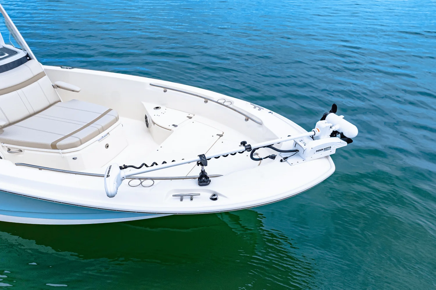 2026 Boston Whaler 250 Dauntless Image Thumbnail #17