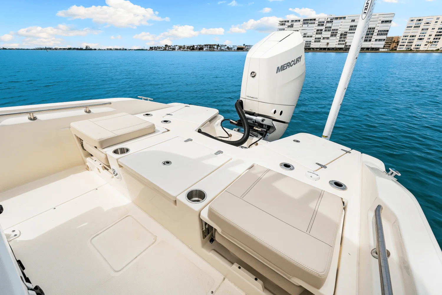 2026 Boston Whaler 250 Dauntless Image Thumbnail #34