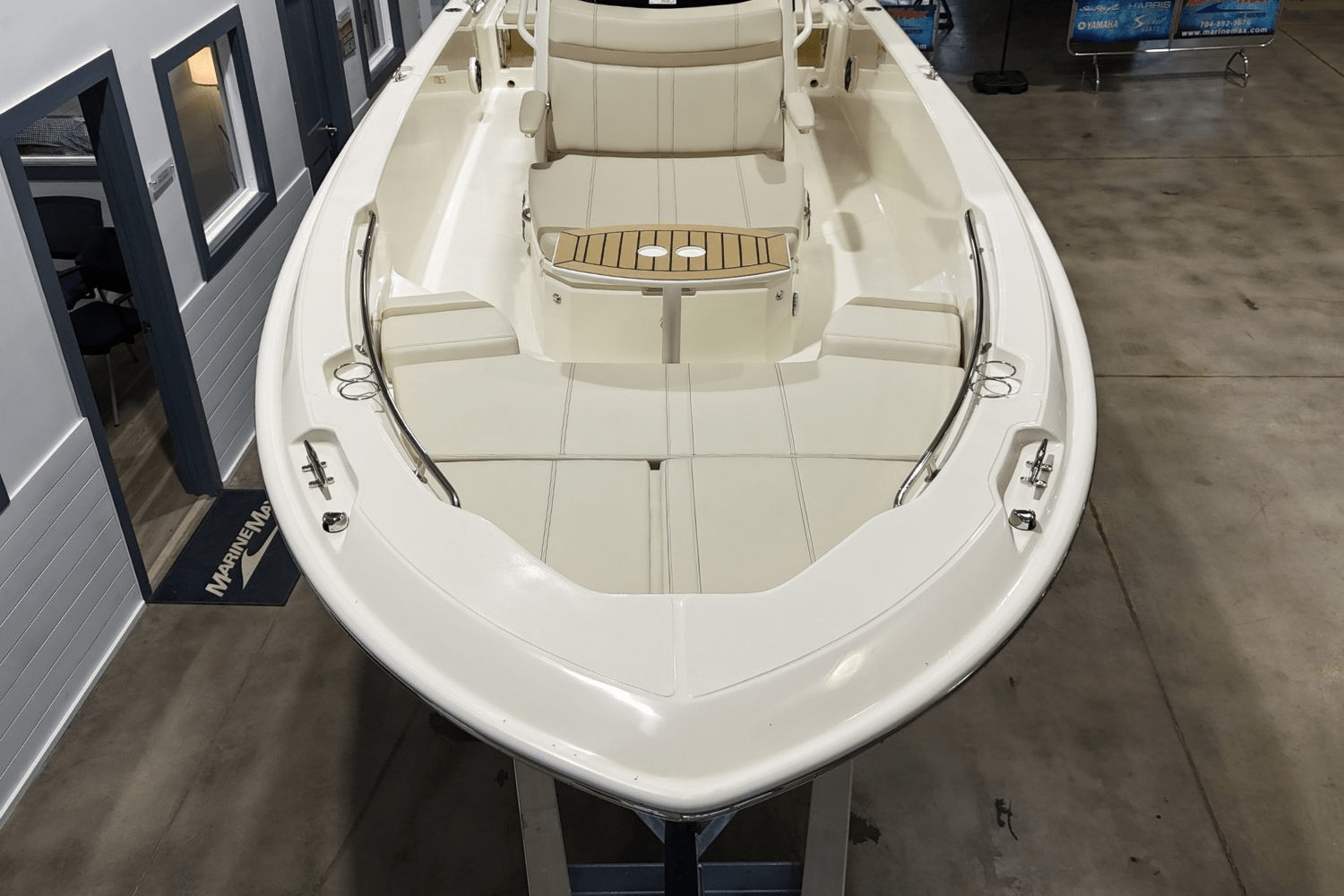 2026 Boston Whaler 250 Dauntless Image Thumbnail #16