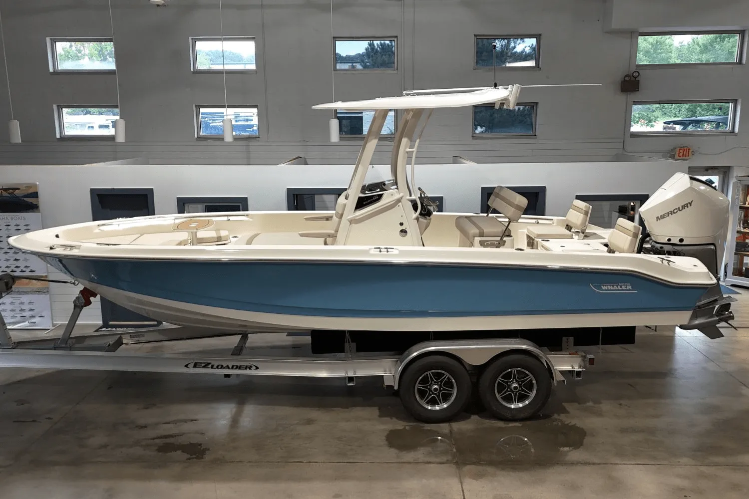 2026 Boston Whaler 250 Dauntless Image Thumbnail #0