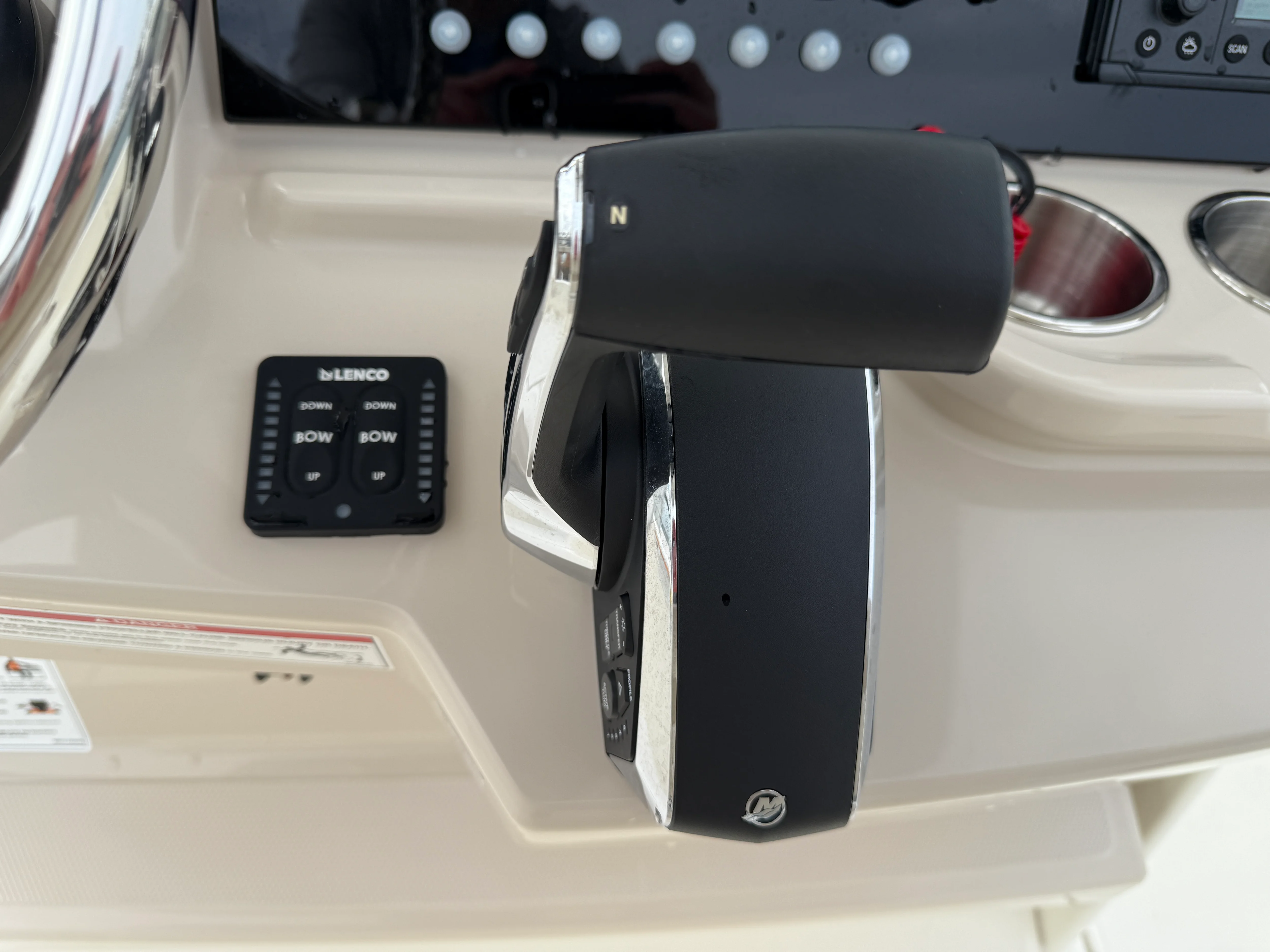 2026 Boston Whaler 250 Dauntless Image Thumbnail #10