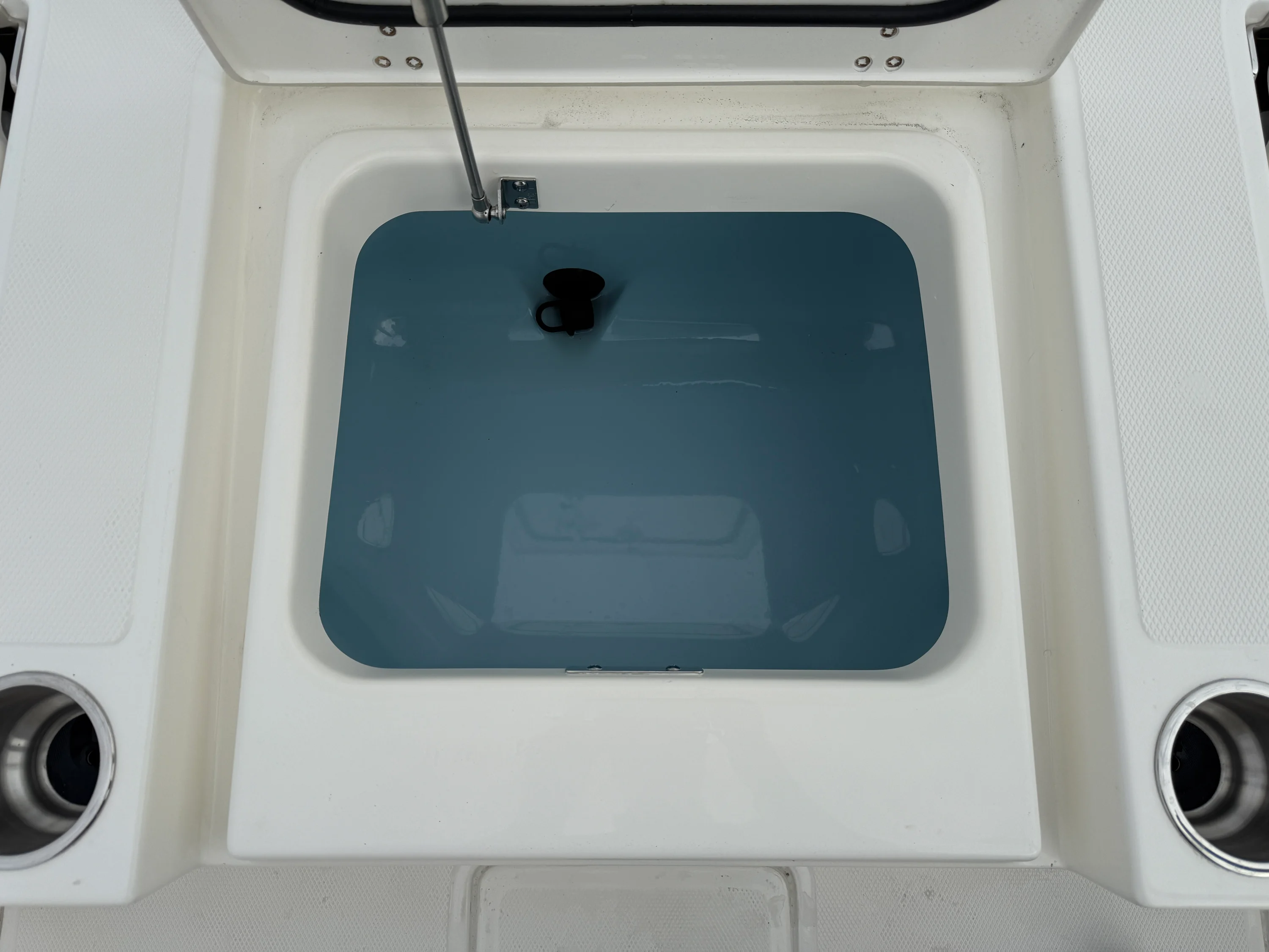 2026 Boston Whaler 250 Dauntless Image Thumbnail #7