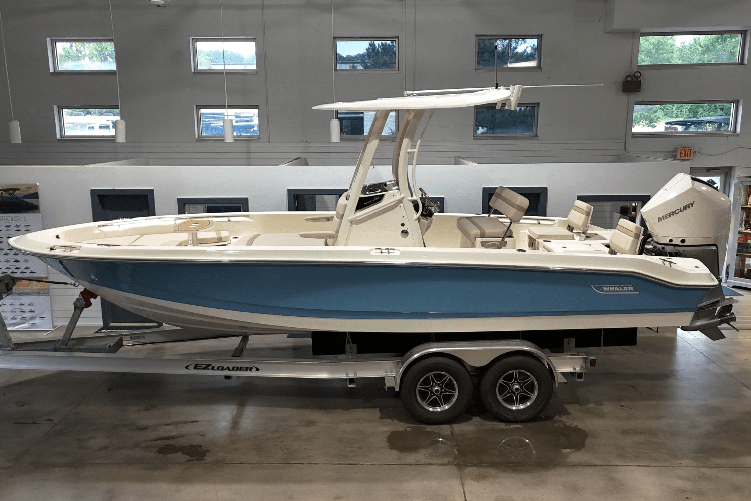 2026 Boston Whaler 250 Dauntless Image Thumbnail #0