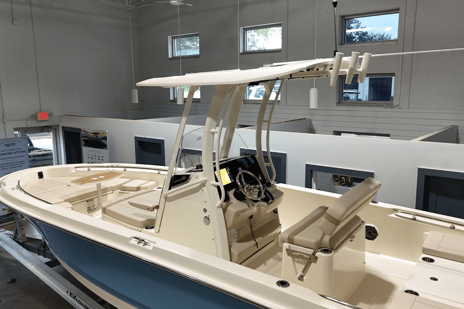 2026 Boston Whaler 250 Dauntless Image Thumbnail #2