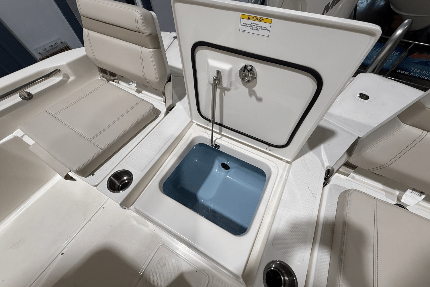 2026 Boston Whaler 250 Dauntless Image Thumbnail #8