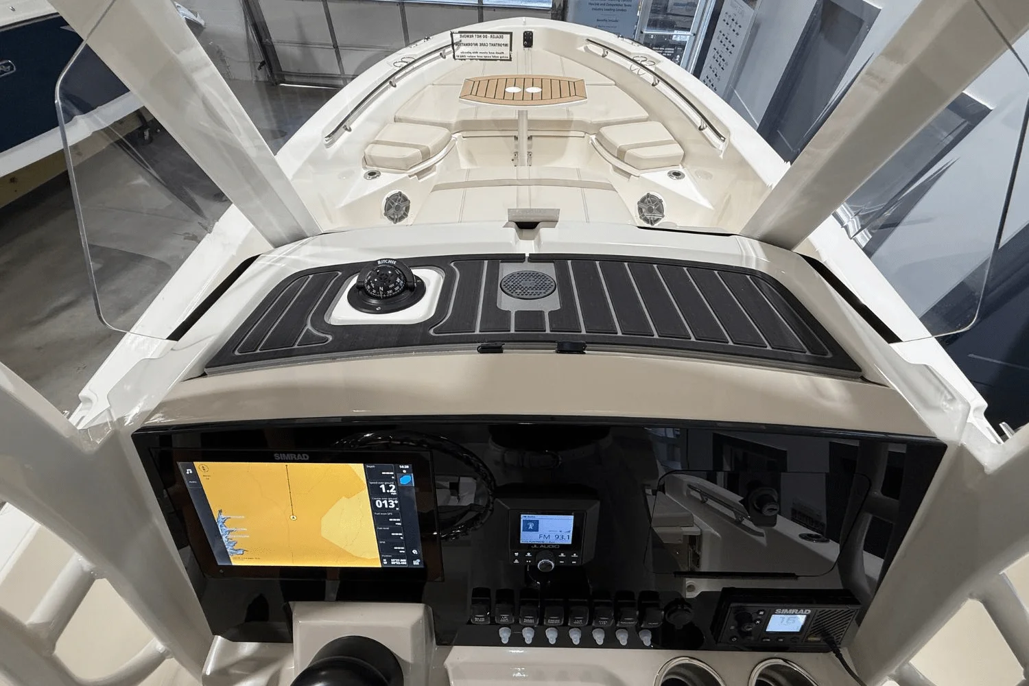 2026 Boston Whaler 250 Dauntless Image Thumbnail #12