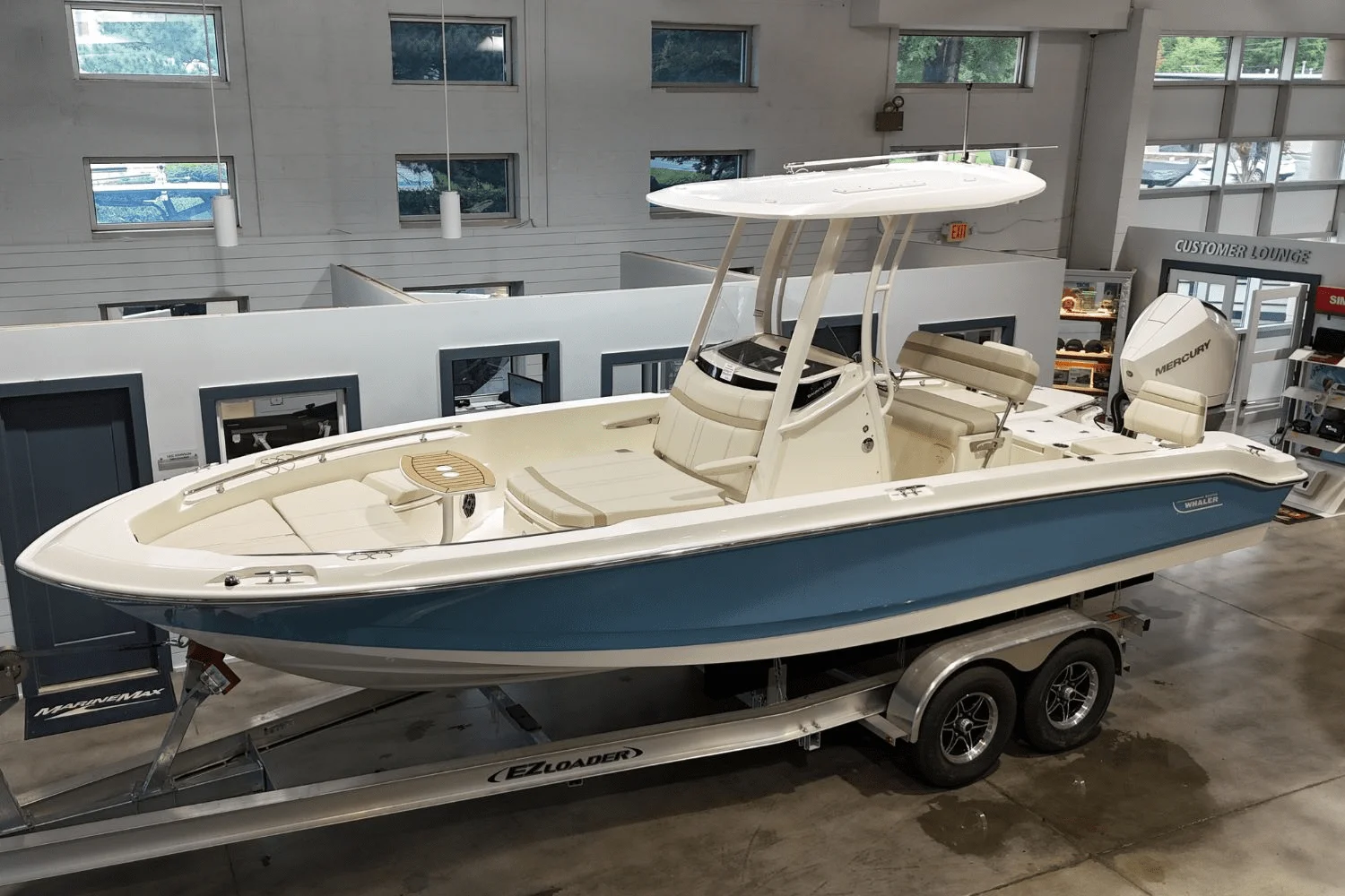 2026 Boston Whaler 250 Dauntless Image Thumbnail #1