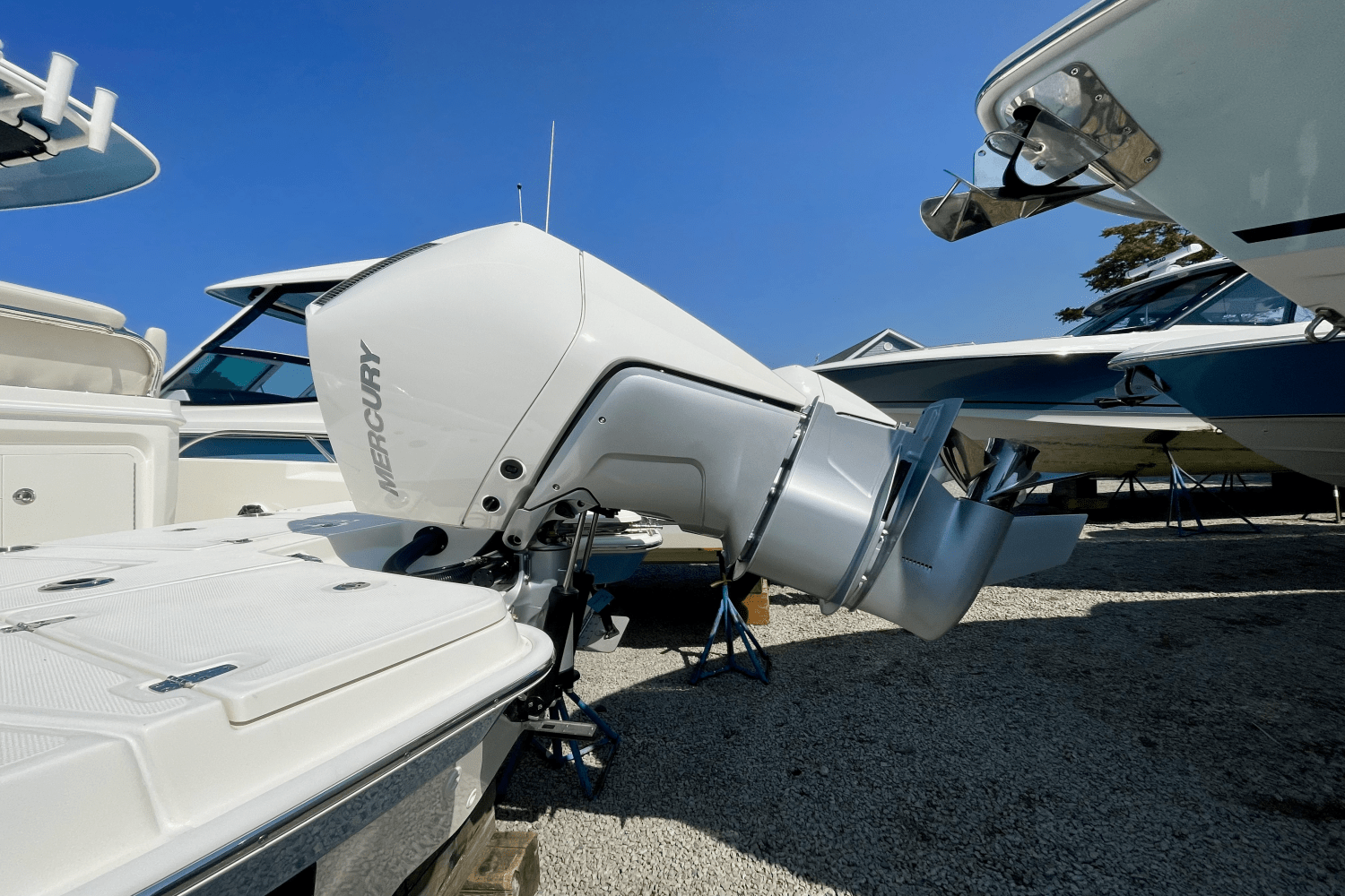 2026 Boston Whaler 250 Dauntless Image Thumbnail #2