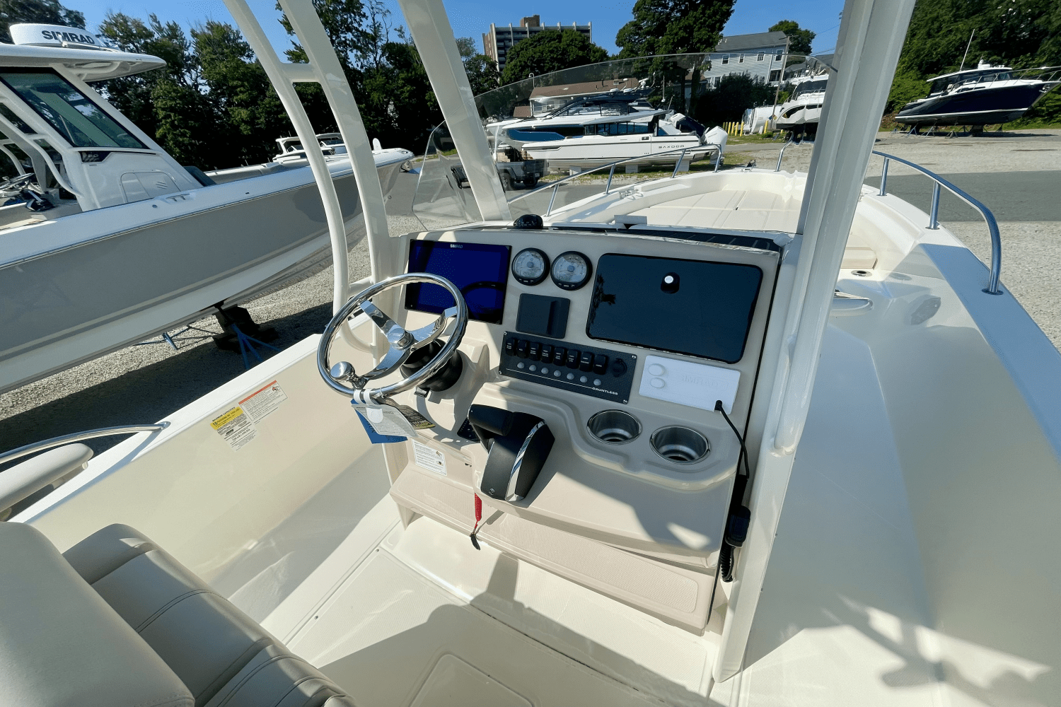 2026 Boston Whaler 250 Dauntless Image Thumbnail #13